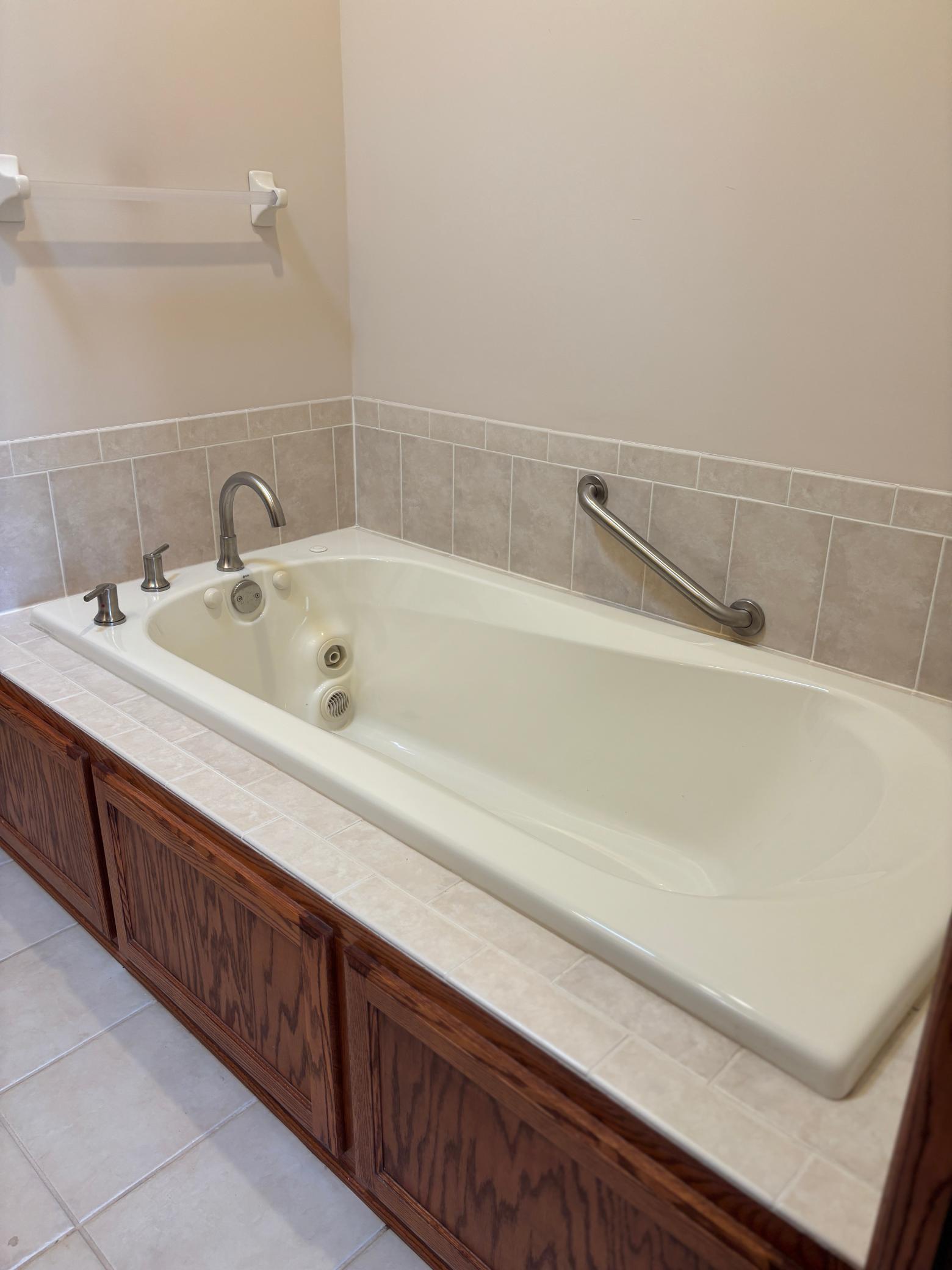 Primary Private Bathtub