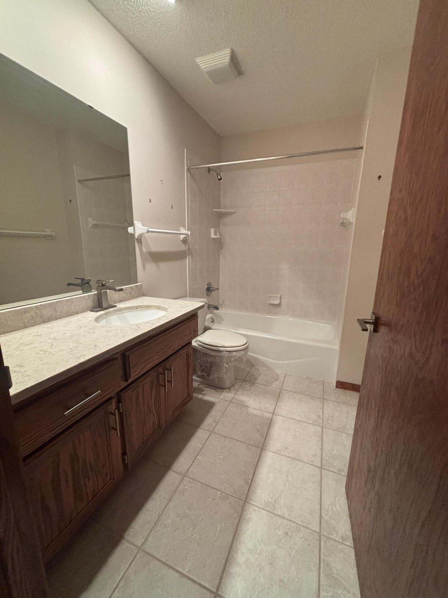 Lower Level Full Bath