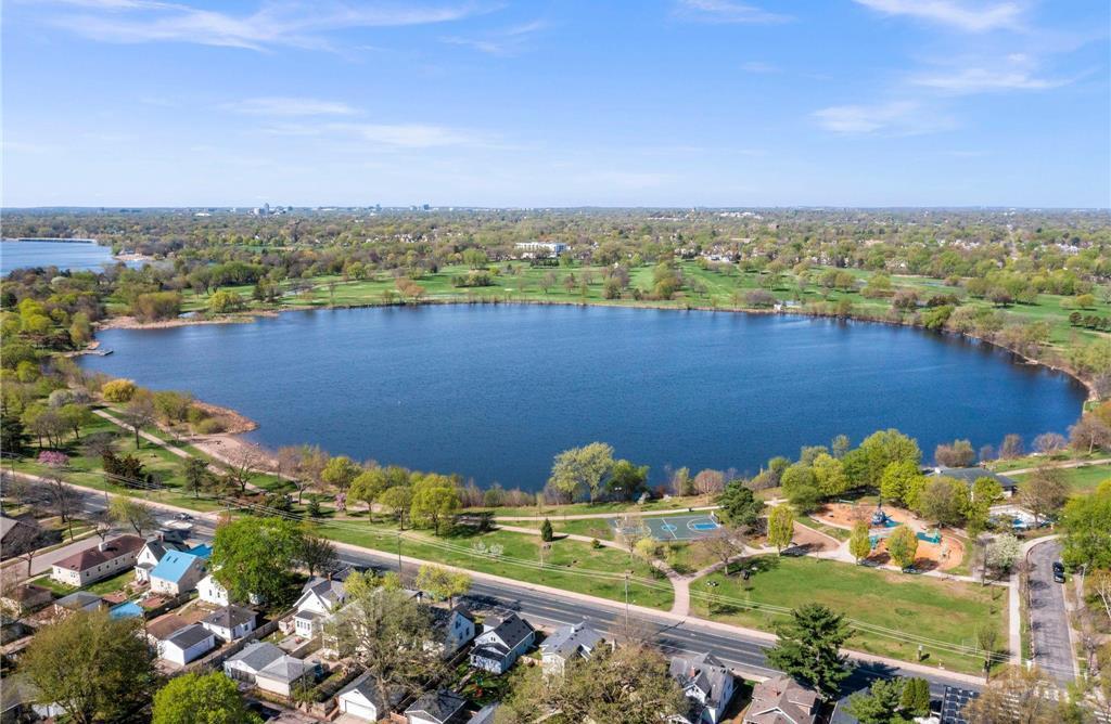 So Close to both Lake Hiawatha & Lake Nokomis!