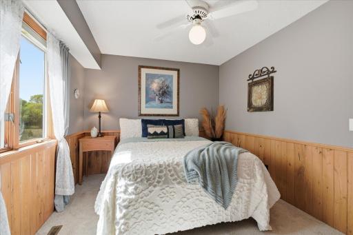 Modern & neutral paint means one fewer thing to worry about.