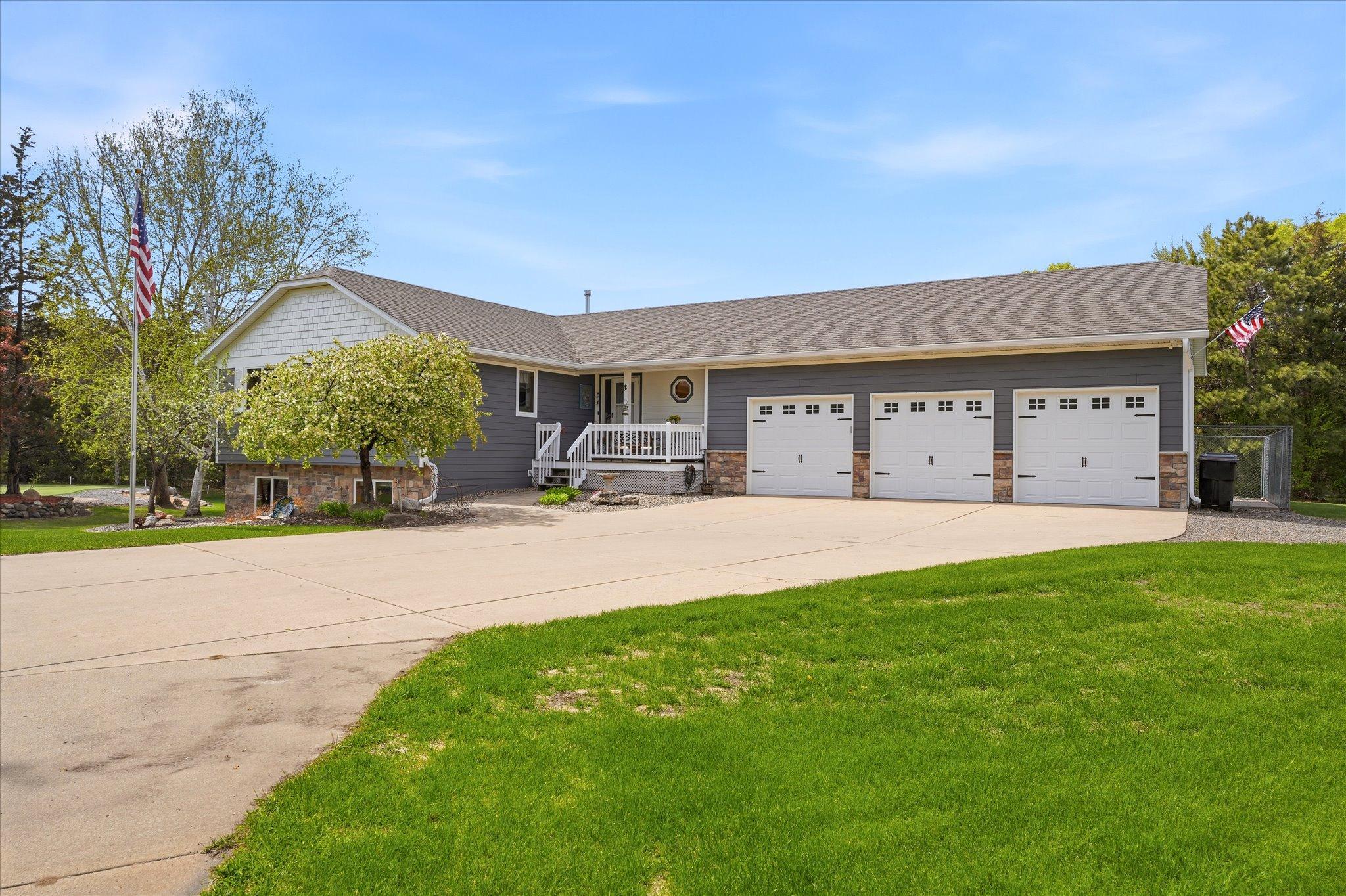 From here you can see the attached dog kennel. It has doggy doors to enter the garage where there is a built-in dog house.