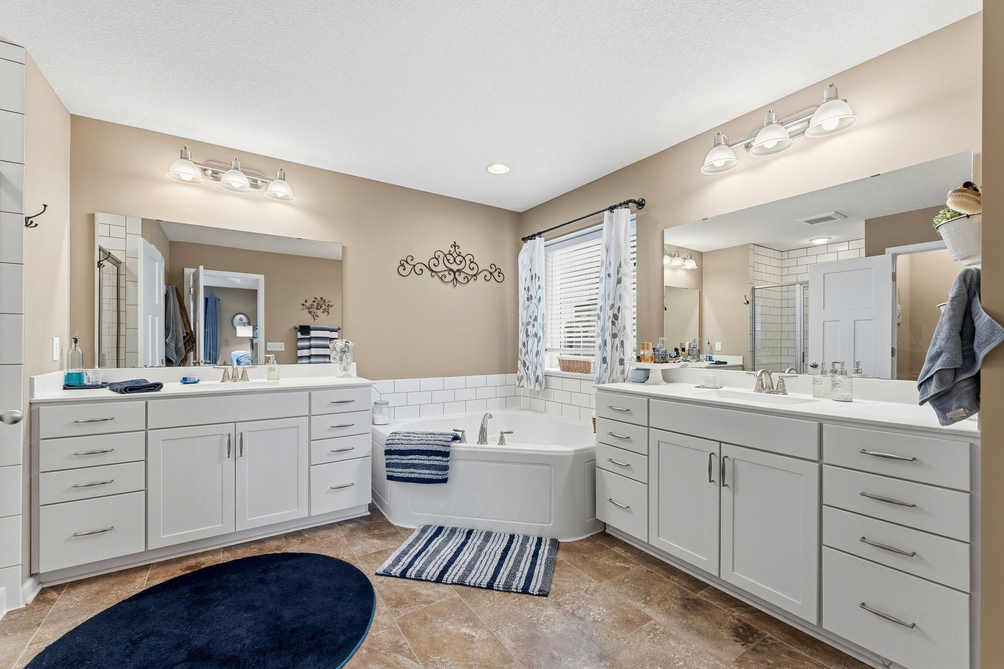 5 Piece Owner's Bath