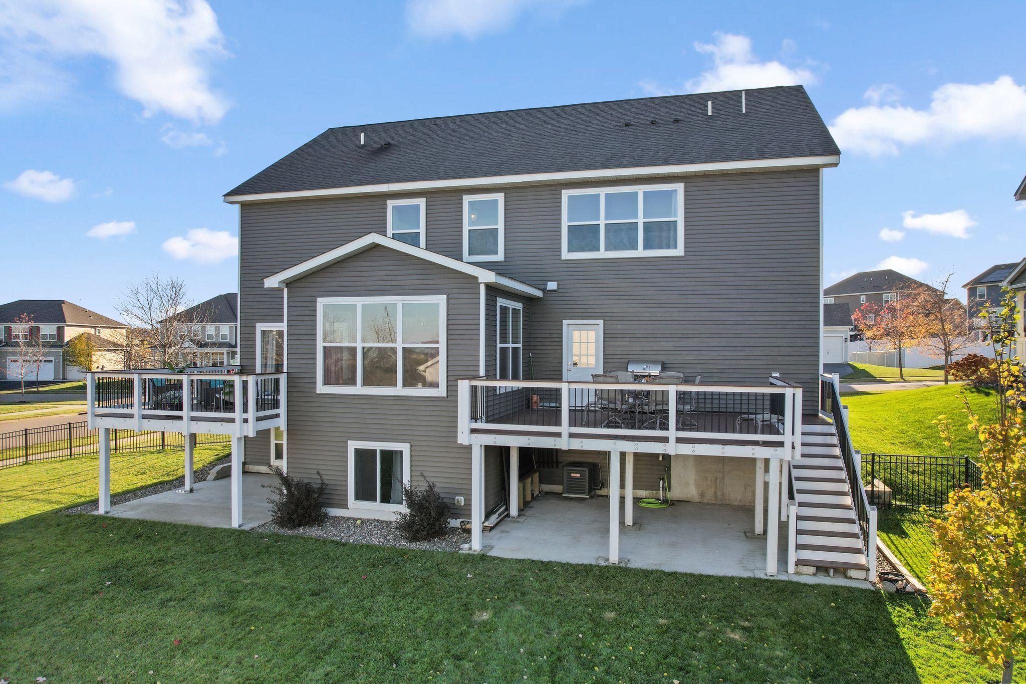 Dual, maintenance-free decks