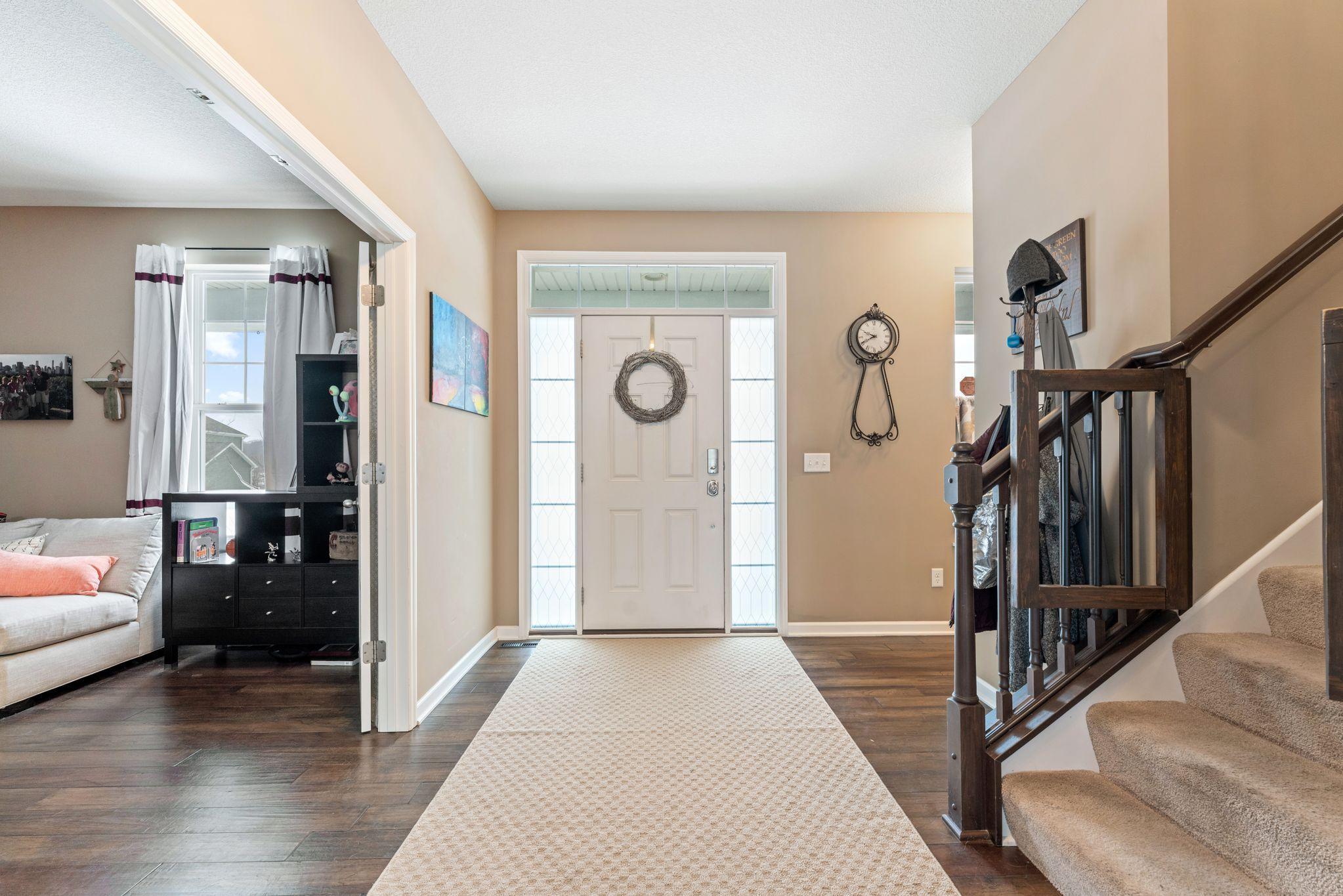 Large foyer w/ flex room