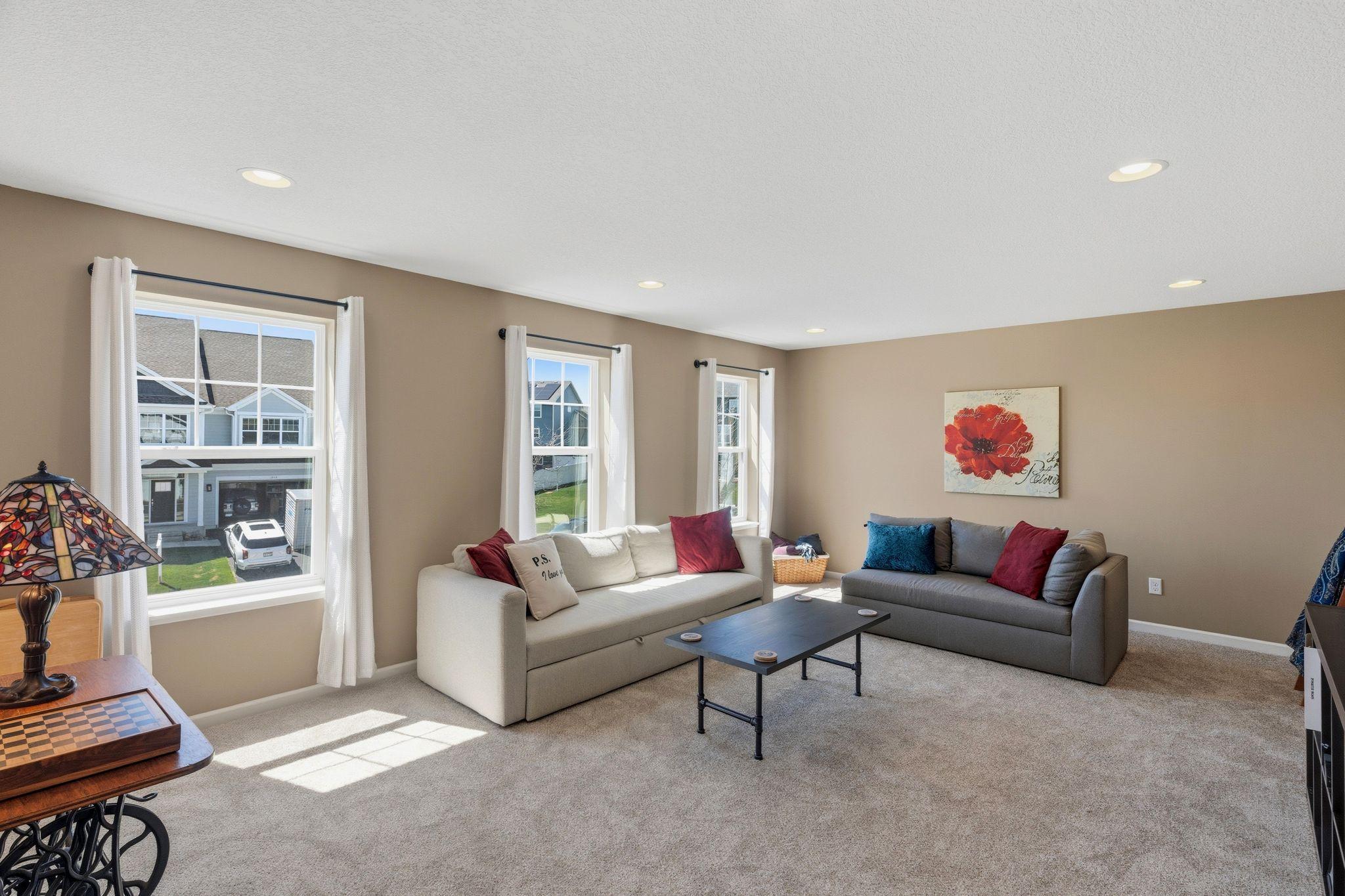 20x14 Bonus Room with NEW CARPET