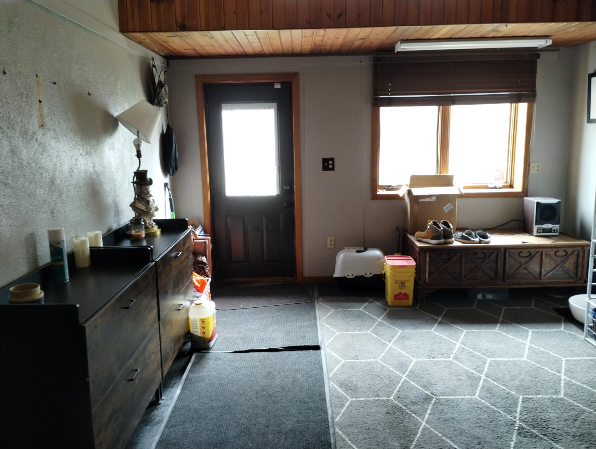 Large Entry/Foyer