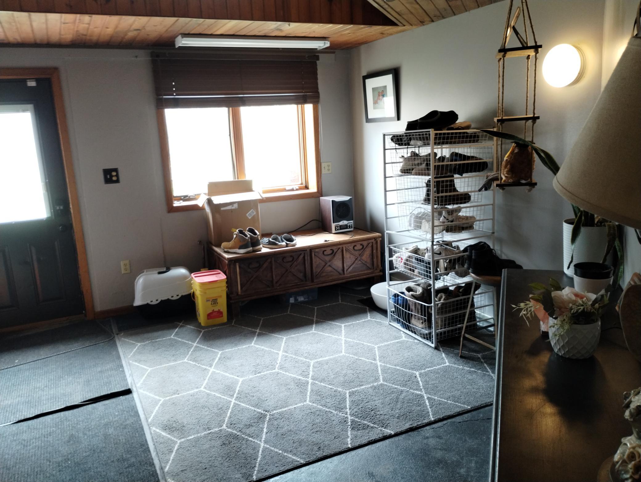 Large Entry/Foyer