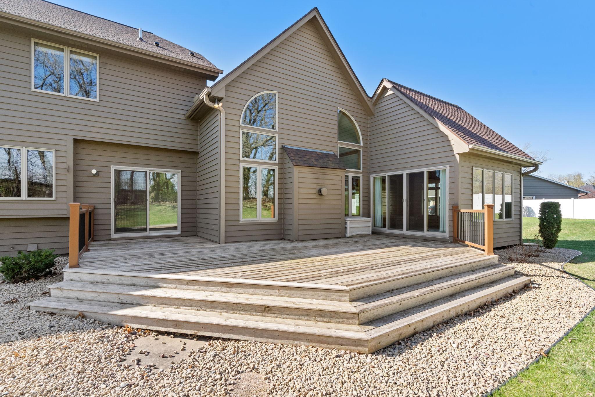 9-web-or-mls-3515 Ranier Ln-9.jpg