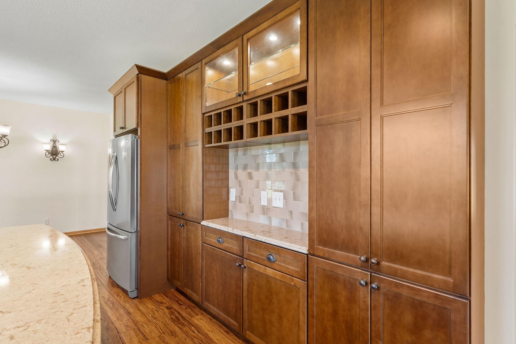 24-web-or-mls-3515 Ranier Ln-24.jpg