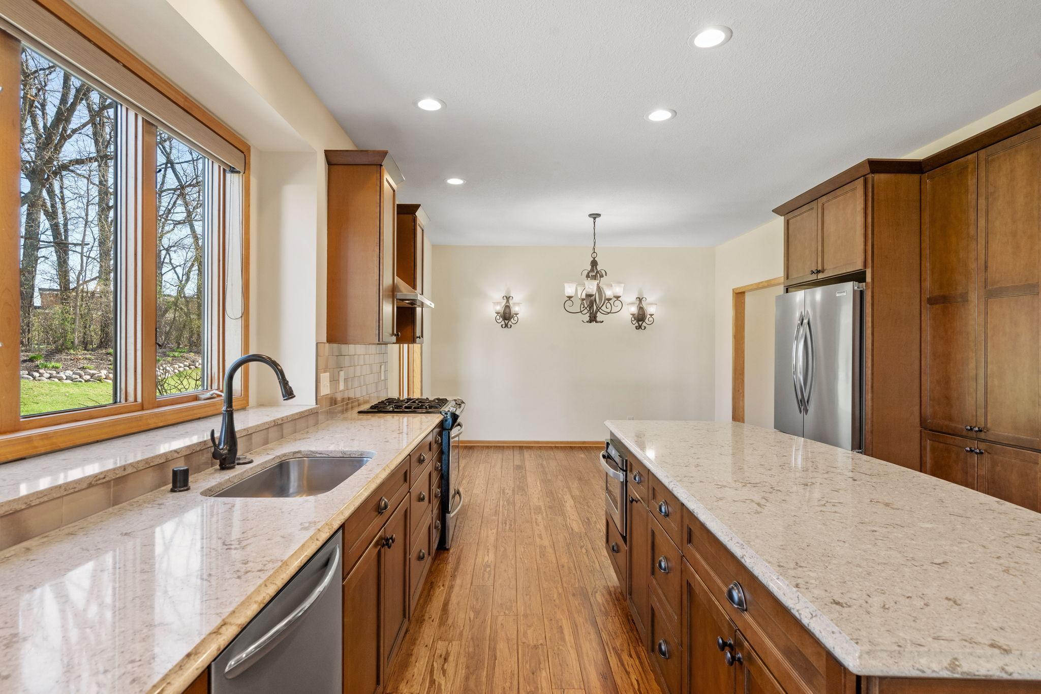 25-web-or-mls-3515 Ranier Ln-25.jpg