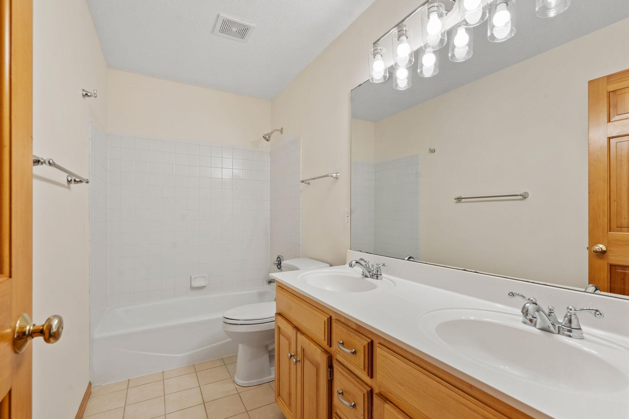 40-web-or-mls-3515 Ranier Ln-40.jpg