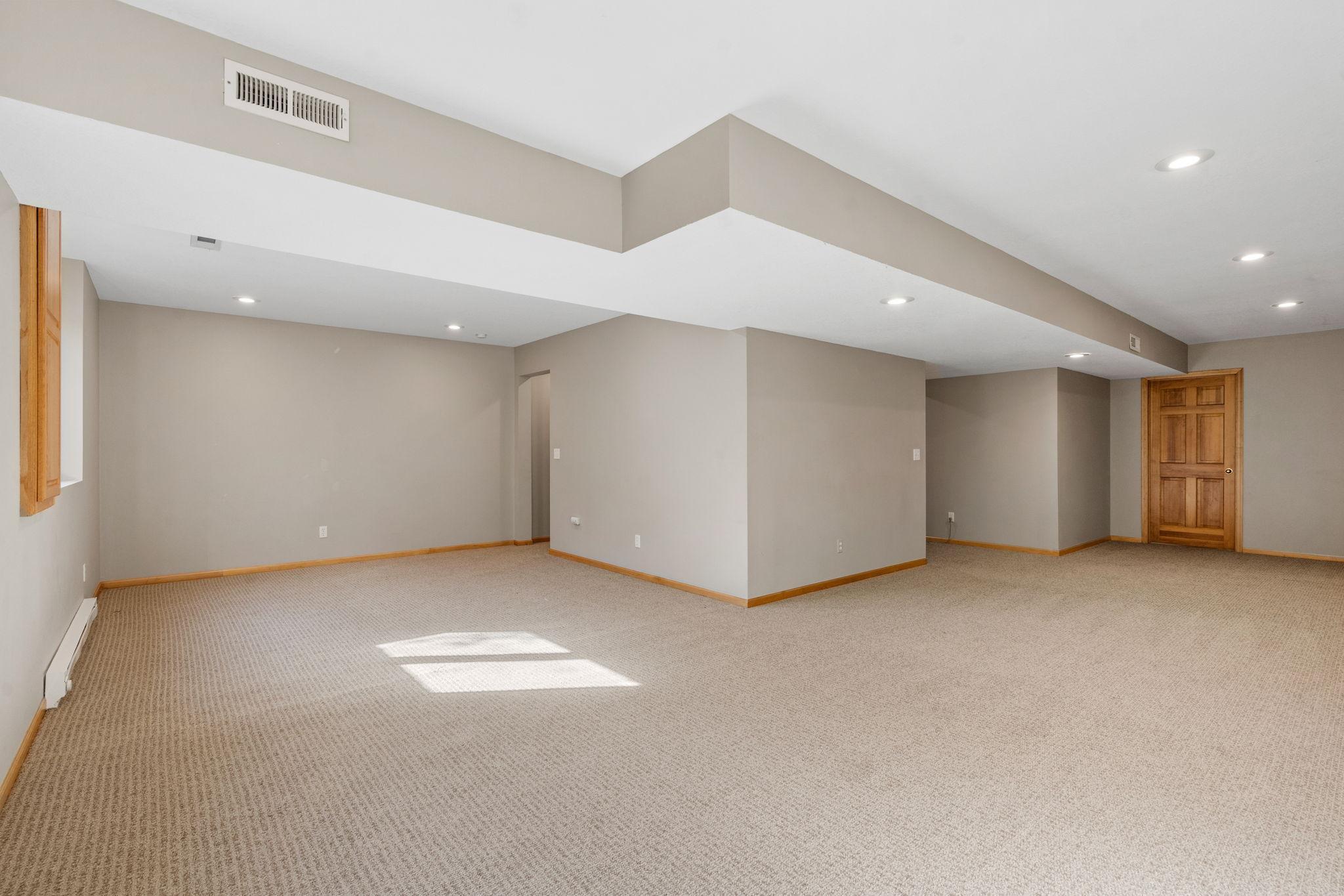 60-web-or-mls-3515 Ranier Ln-62.jpg