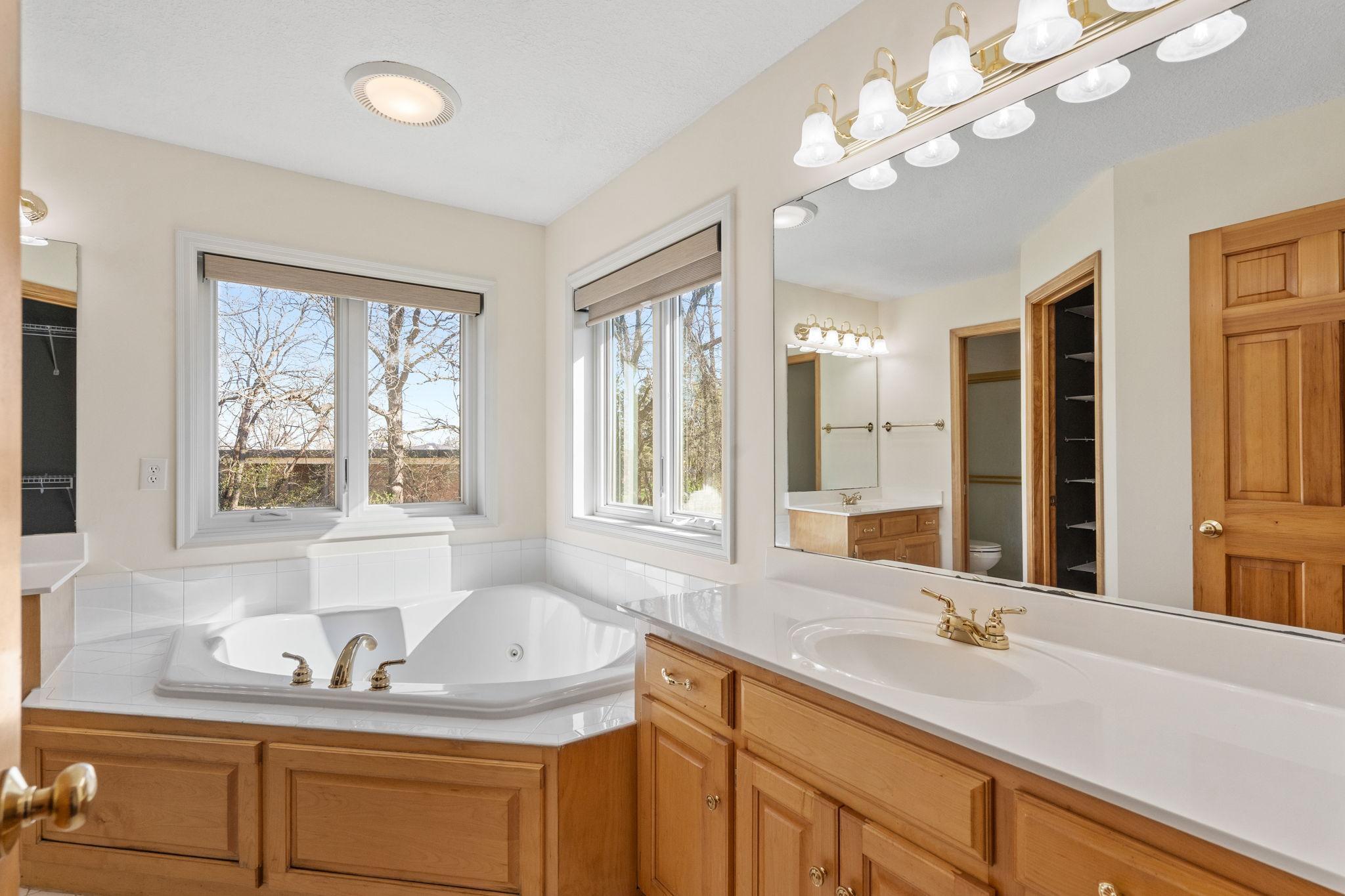 50-web-or-mls-3515 Ranier Ln-50.jpg