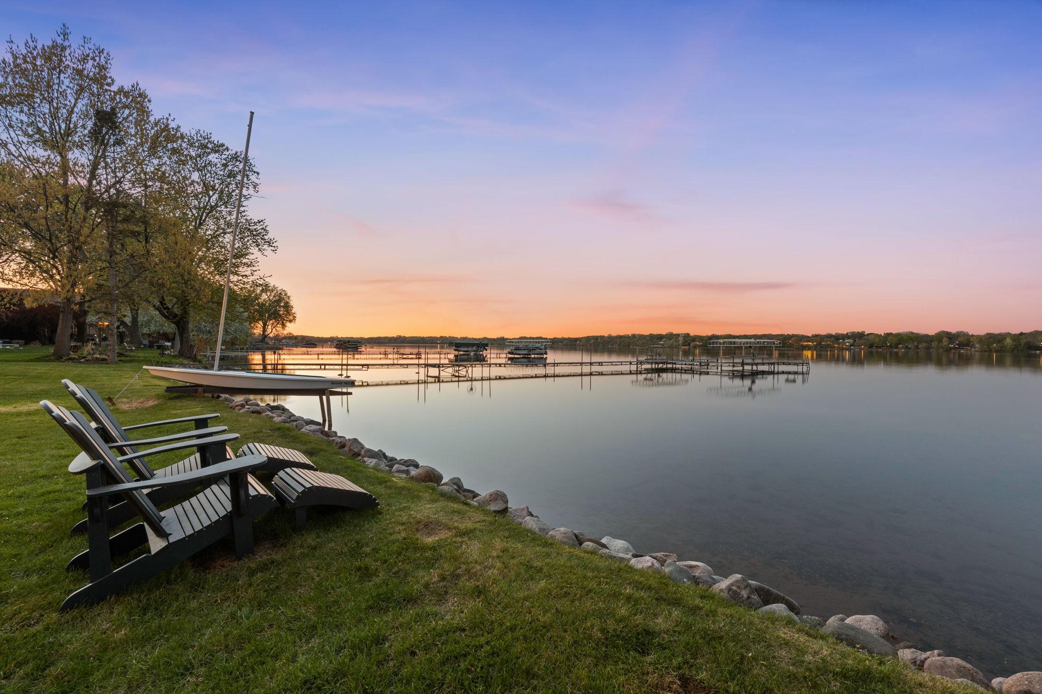 17-web-or-mls-178 Peninsula Rd Twilight-17.jpg