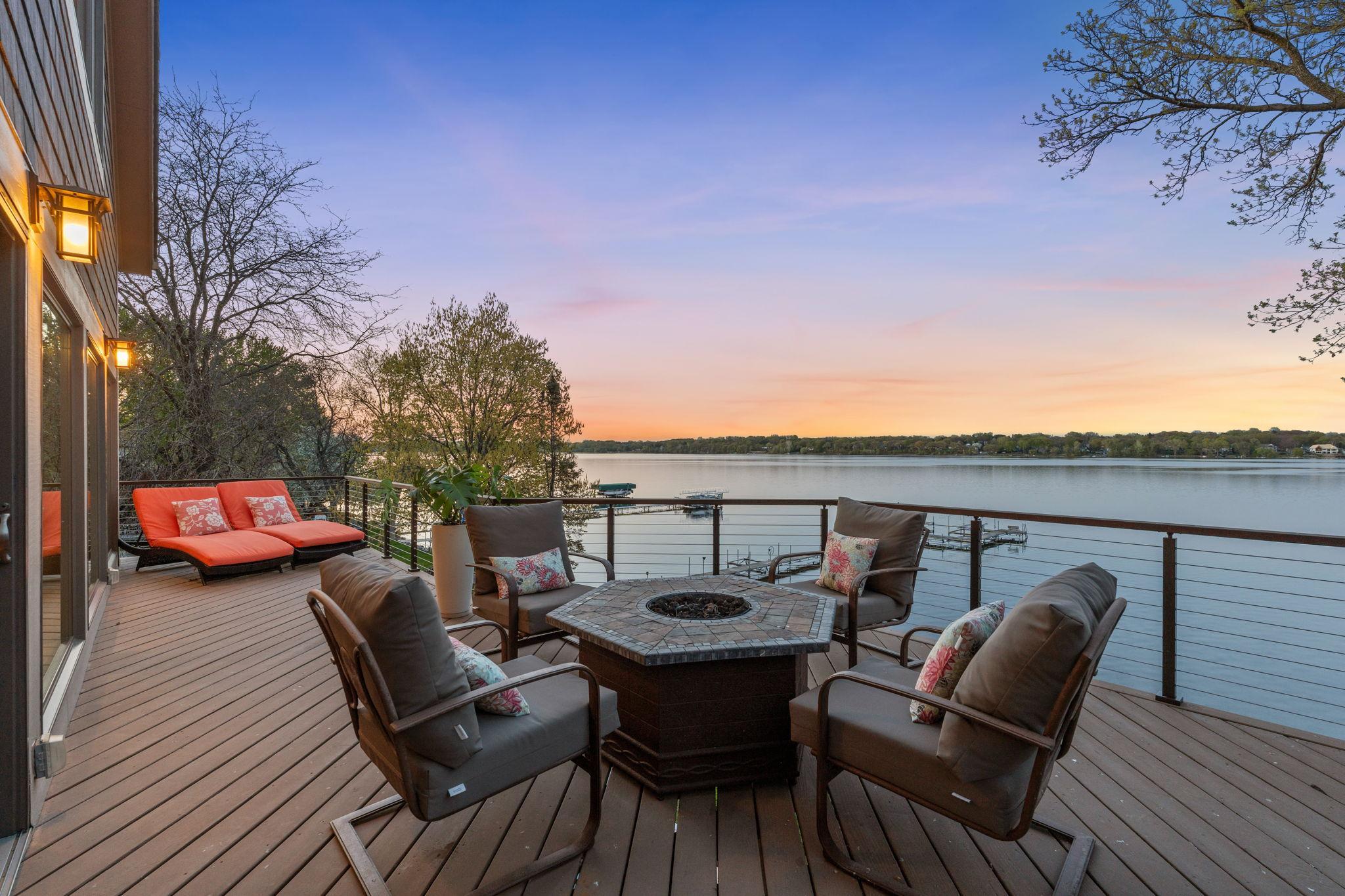 3-web-or-mls-178 Peninsula Rd Twilight-3.jpg