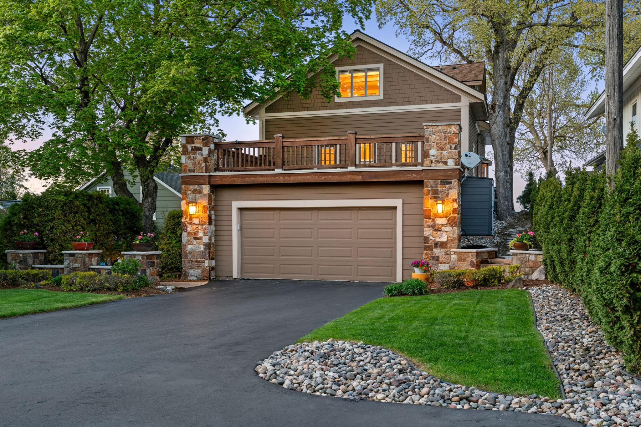 2-web-or-mls-178 Peninsula Rd Twilight-2.jpg