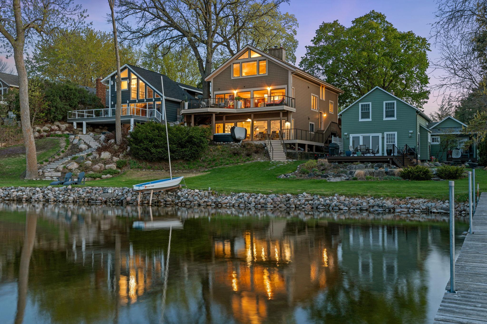 9-web-or-mls-178 Peninsula Rd Twilight-9.jpg