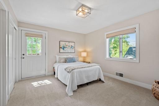 178 Peninsula Road, Medicine Lake, MN 55441
