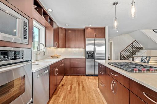 178 Peninsula Road, Medicine Lake, MN 55441