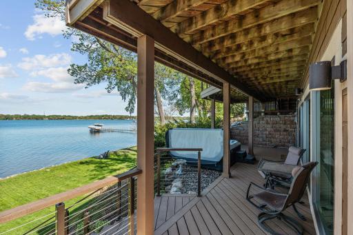 178 Peninsula Road, Medicine Lake, MN 55441