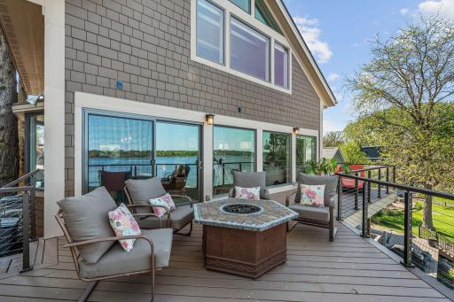 178 Peninsula Road, Medicine Lake, MN 55441
