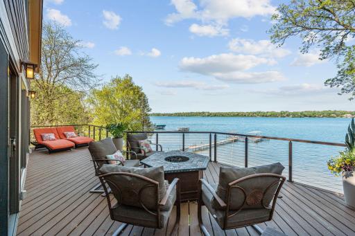 178 Peninsula Road, Medicine Lake, MN 55441