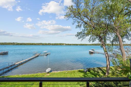 178 Peninsula Road, Medicine Lake, MN 55441