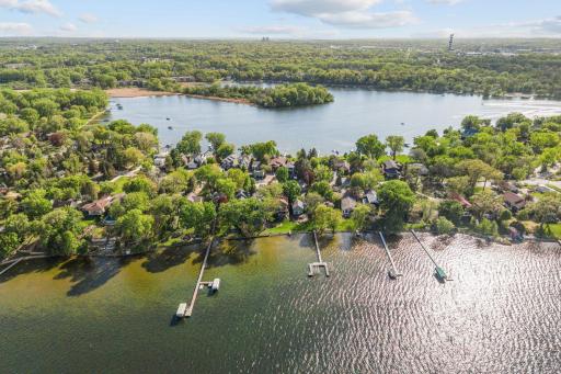 178 Peninsula Road, Medicine Lake, MN 55441