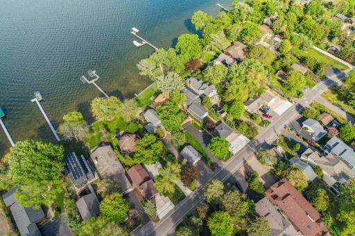178 Peninsula Road, Medicine Lake, MN 55441