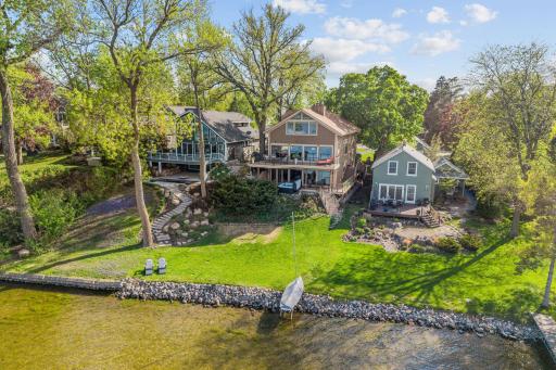178 Peninsula Road, Medicine Lake, MN 55441