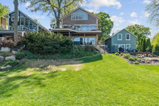 178 Peninsula Road, Medicine Lake, MN 55441