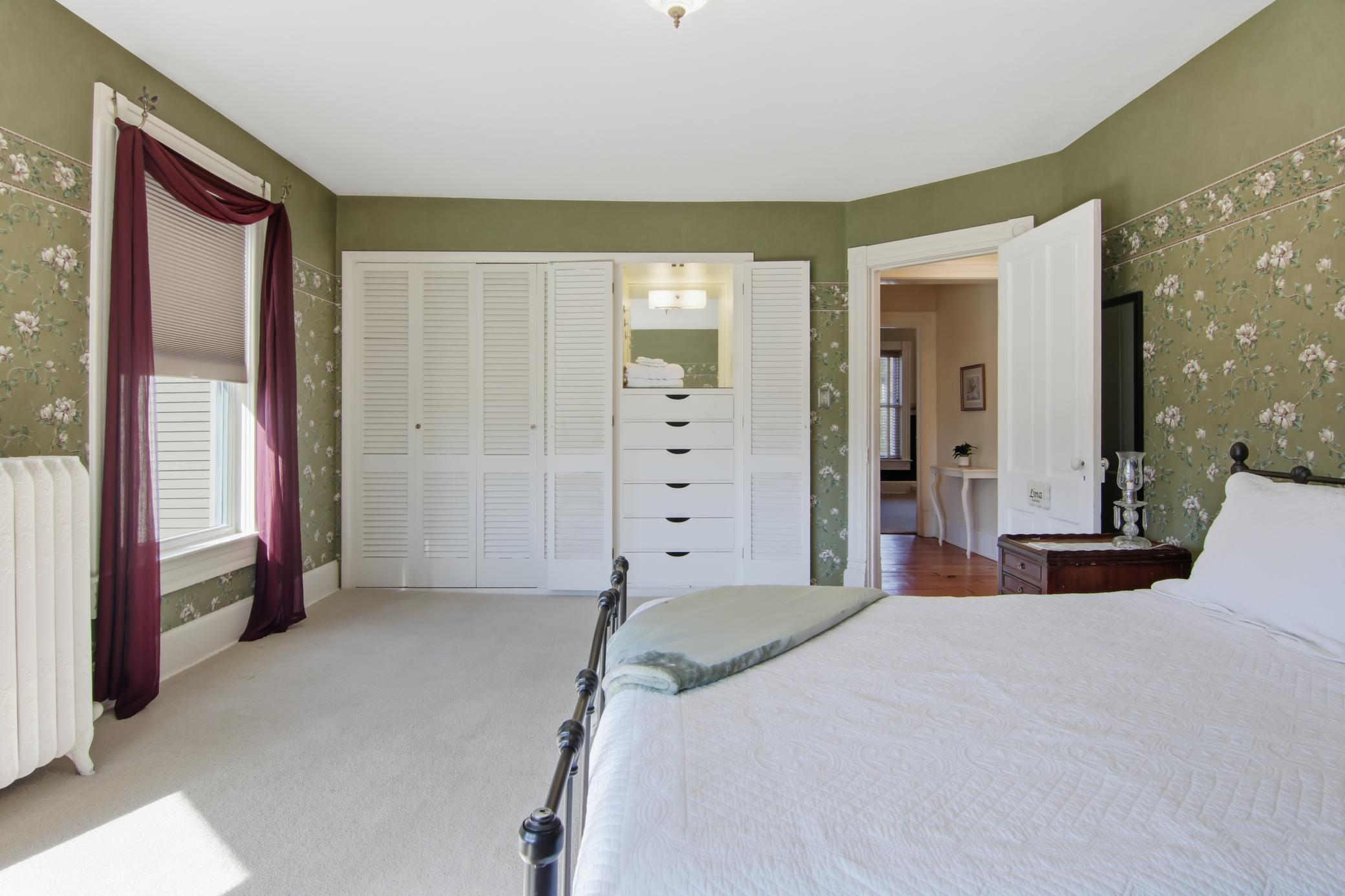 10-Upper level bedroom