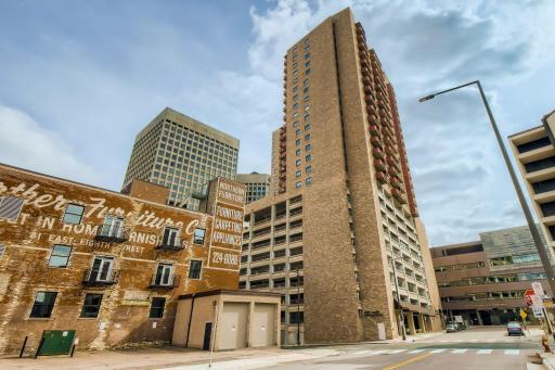 Welcome to City Walk Condominiums 66 9th St E, St. Paul, MN 55101