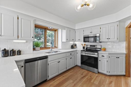5619 Dunlap Avenue N, Shoreview, MN 55126