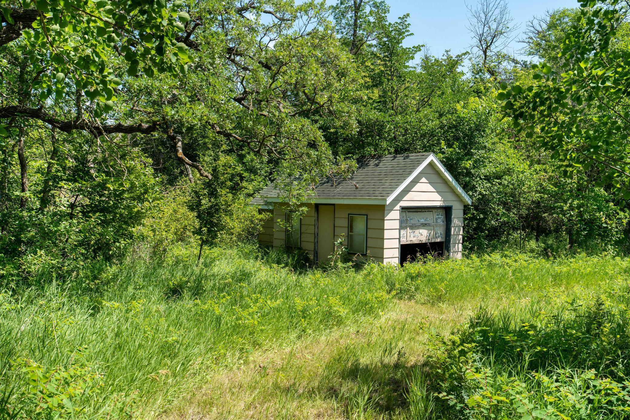 Walk in from CR 115 - shed