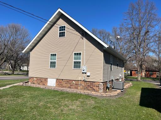 402 2nd Street SW, Renville, MN 56284