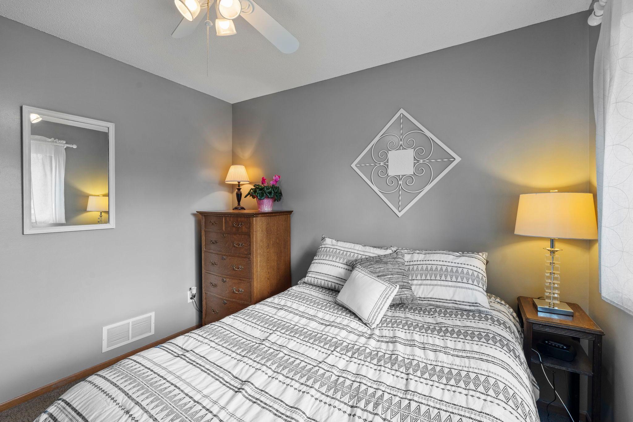 39-web-or-mls-7018 Eagle Trail-288.jpg