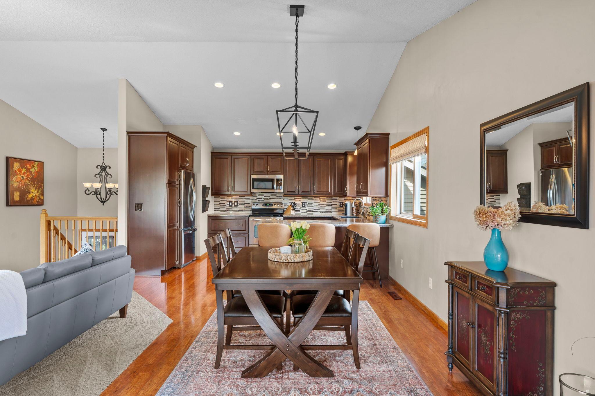 17-web-or-mls-7018 Eagle Trail-168.jpg