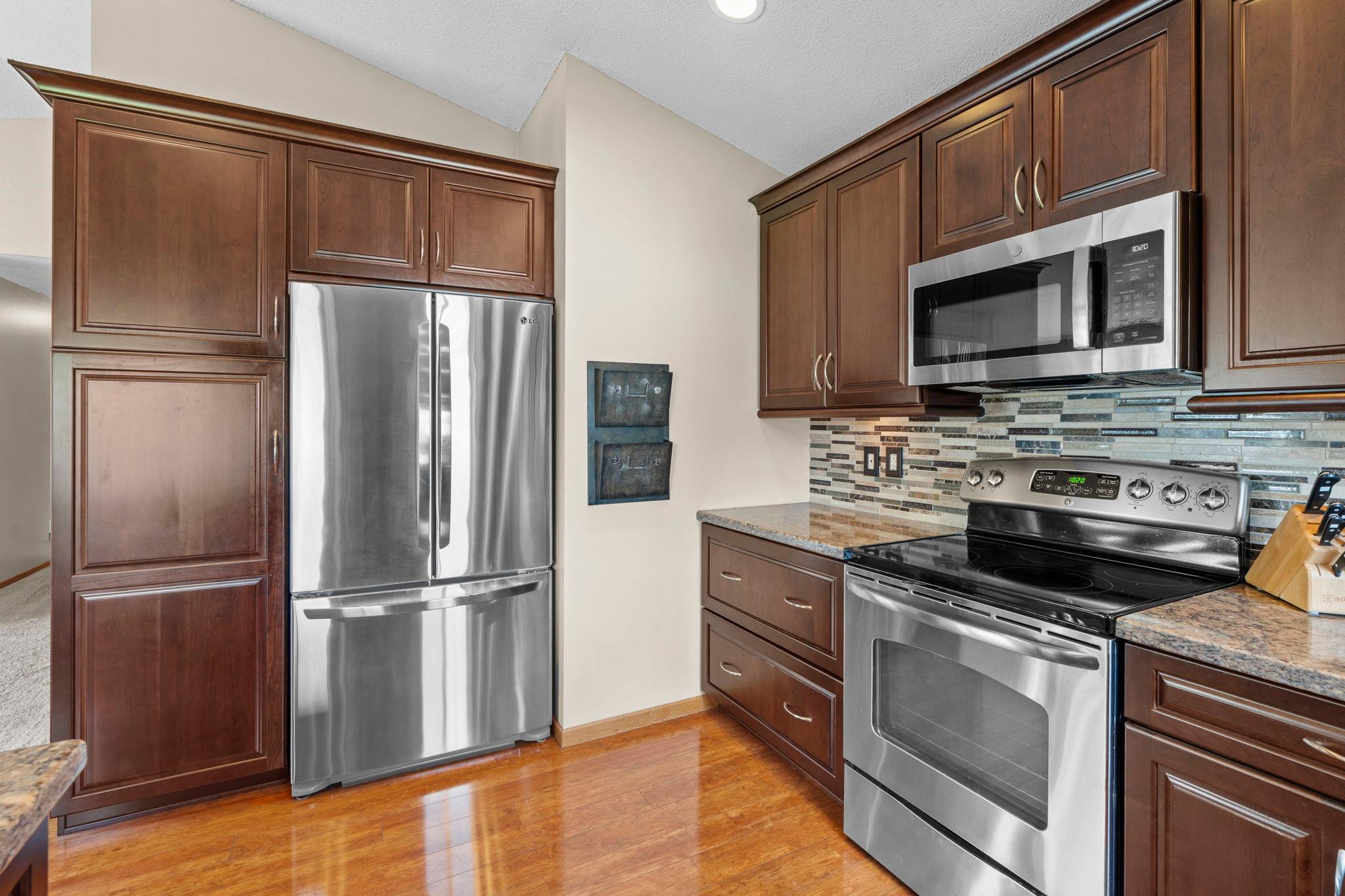25-web-or-mls-7018 Eagle Trail-213.jpg