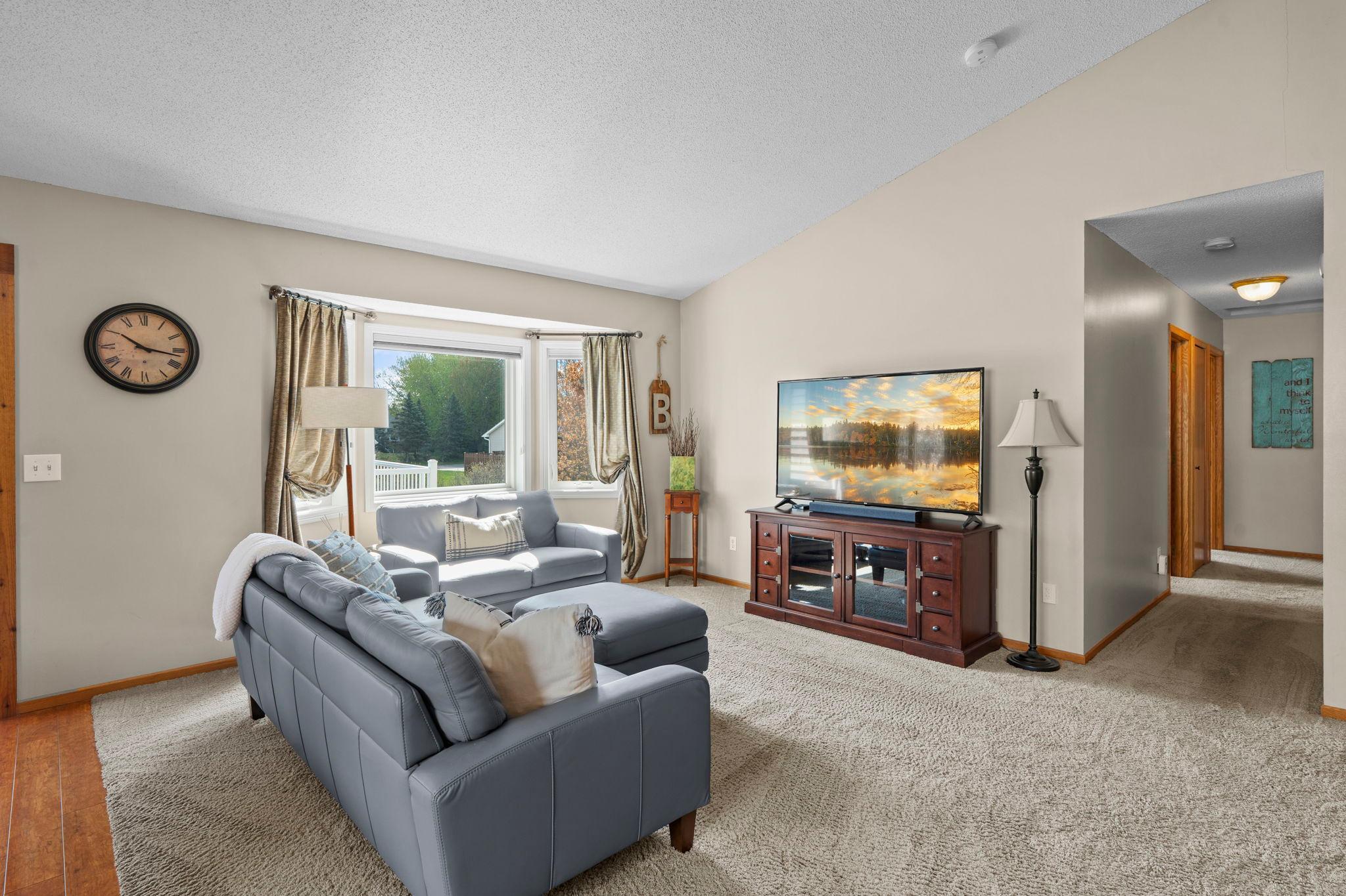 13-web-or-mls-7018 Eagle Trail-153.jpg