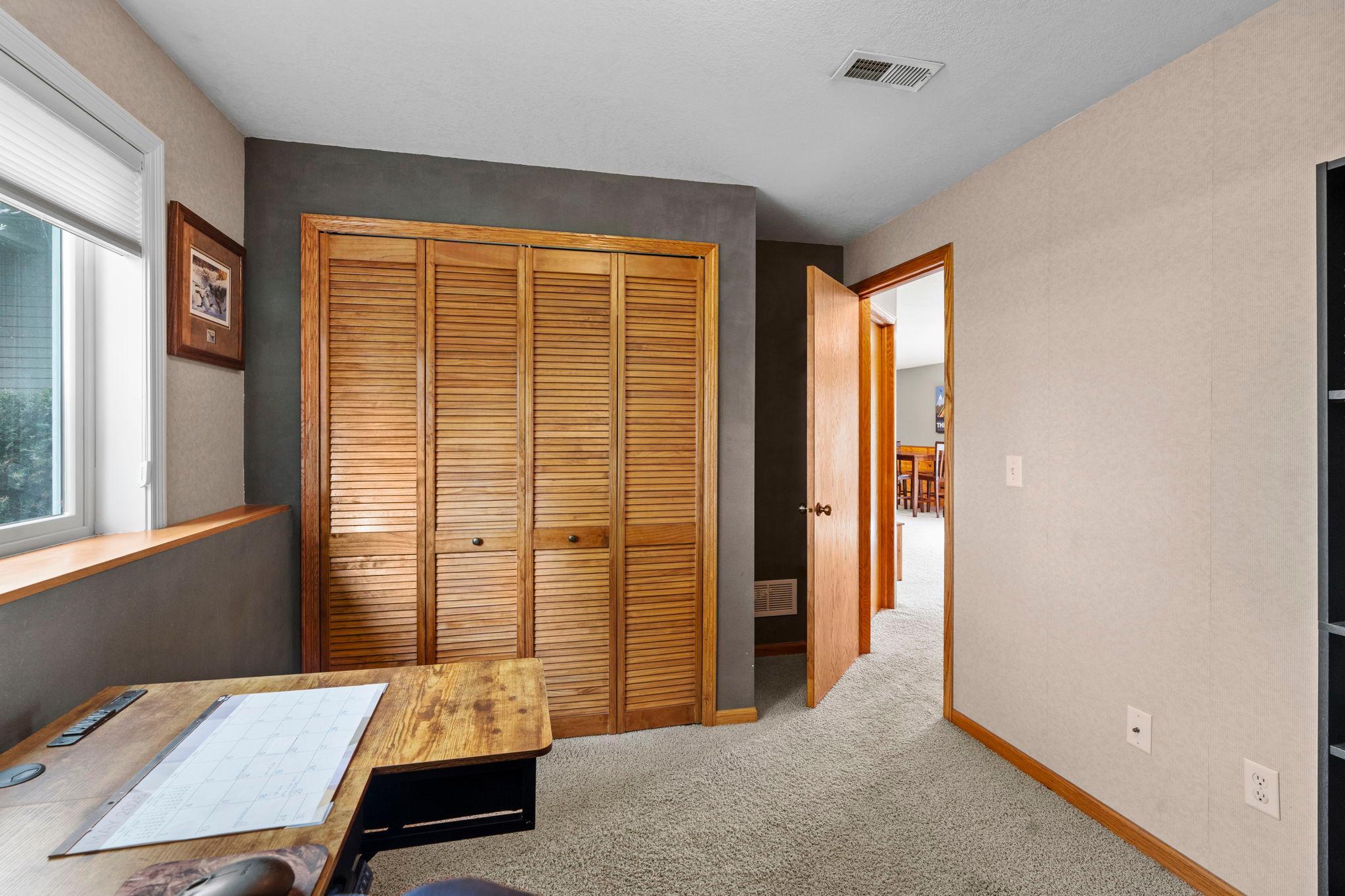 54-web-or-mls-7018 Eagle Trail-373.jpg