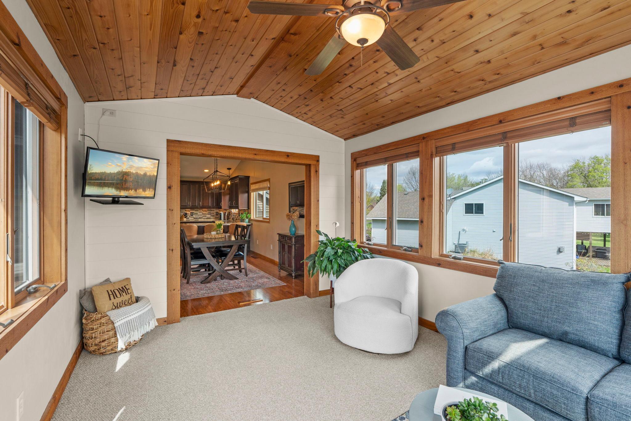 30-web-or-mls-7018 Eagle Trail-243.jpg