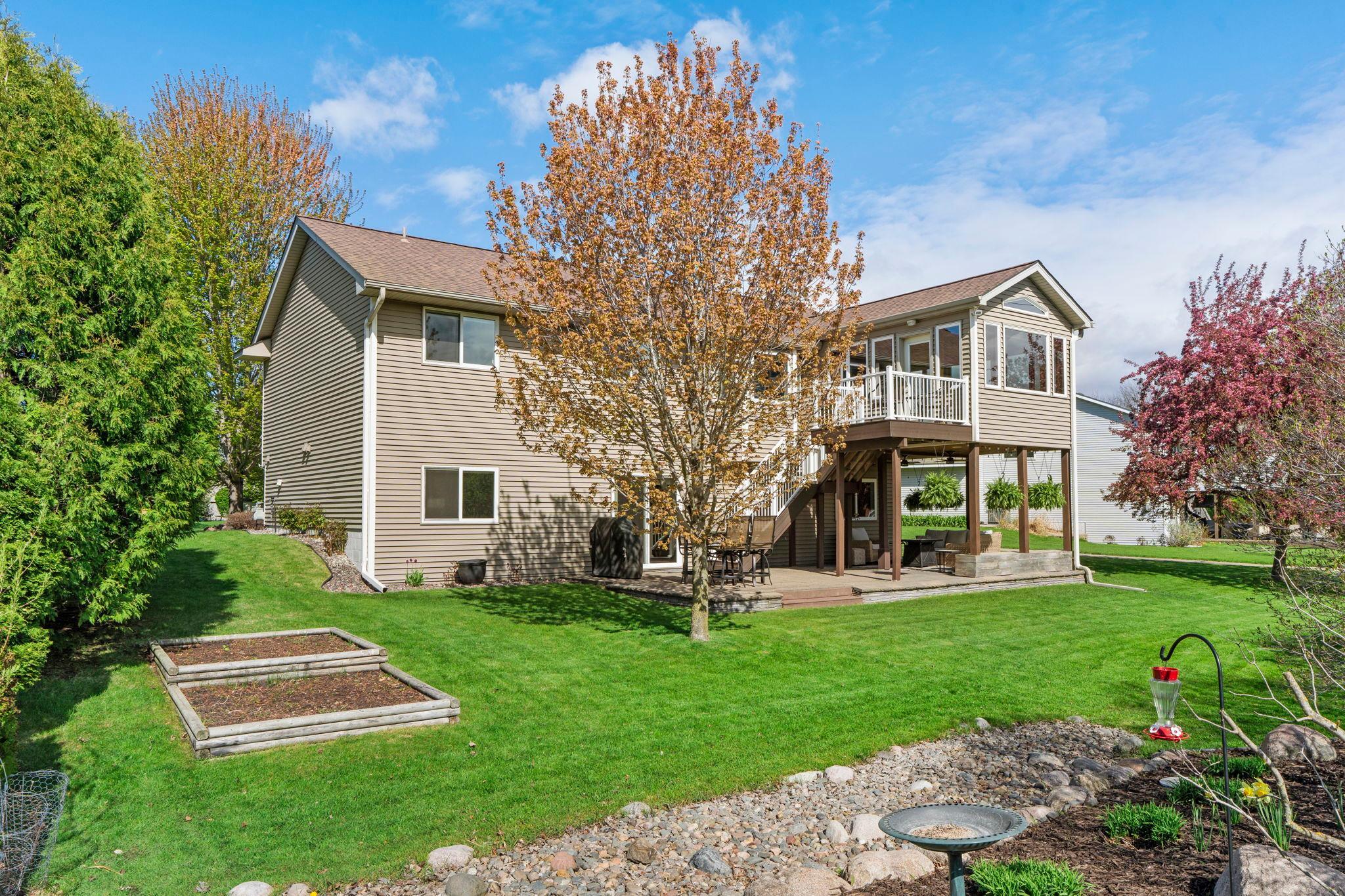 68-web-or-mls-7018 Eagle Trail-41.jpg