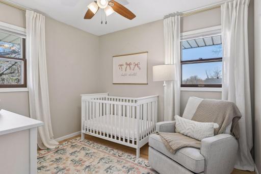 Third bedroomâideal for guests, a nursery, or a home office.