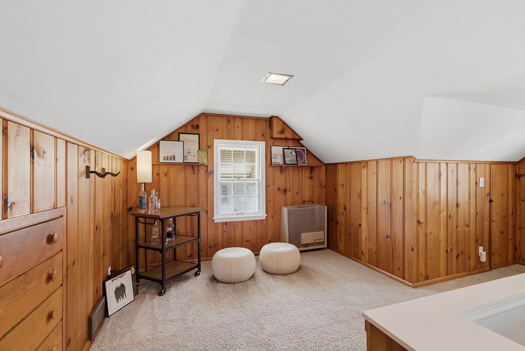 Great space for an office nook.