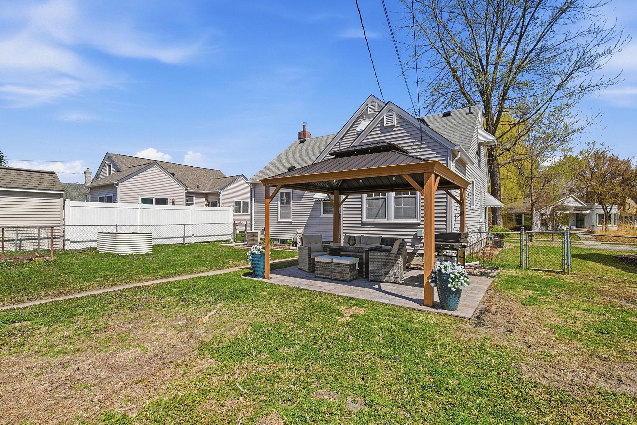 Great space for entertaining.