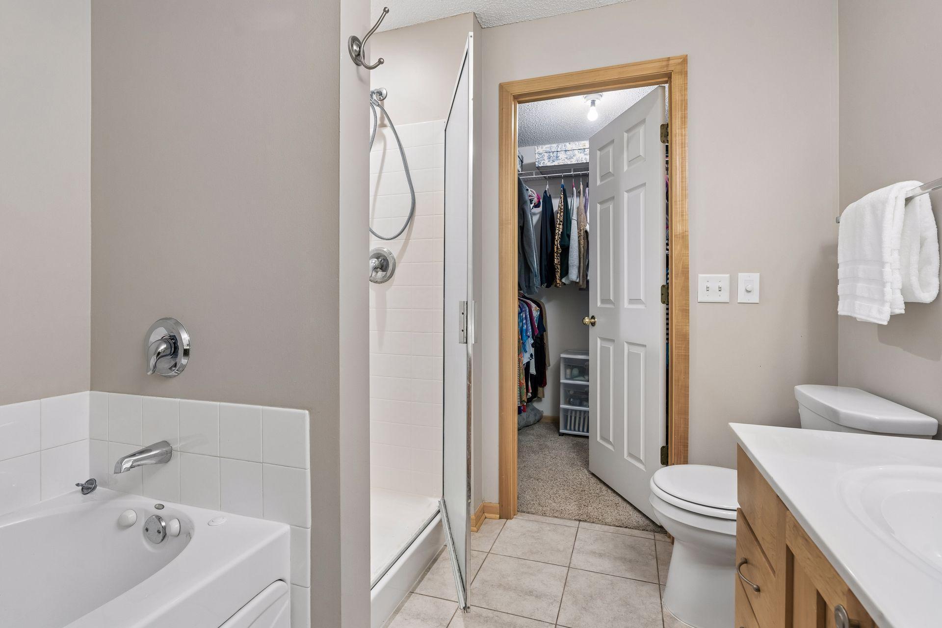 Another view of the primary bath.