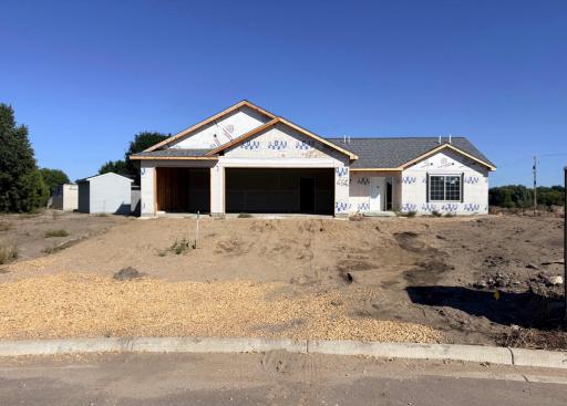 656 Daisy Court, Lake Crystal, MN 56055