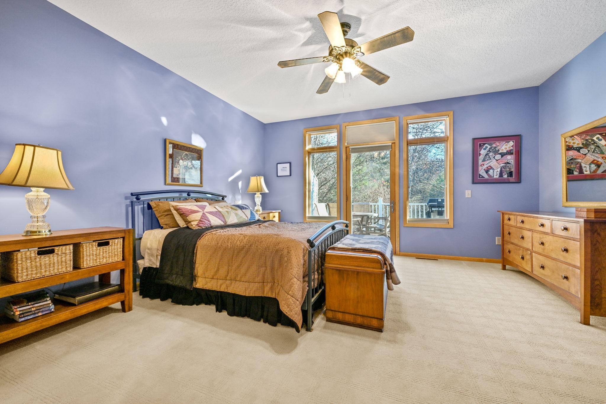 11-web-or-mls-14802 Margaret Pl 011Full.jpg