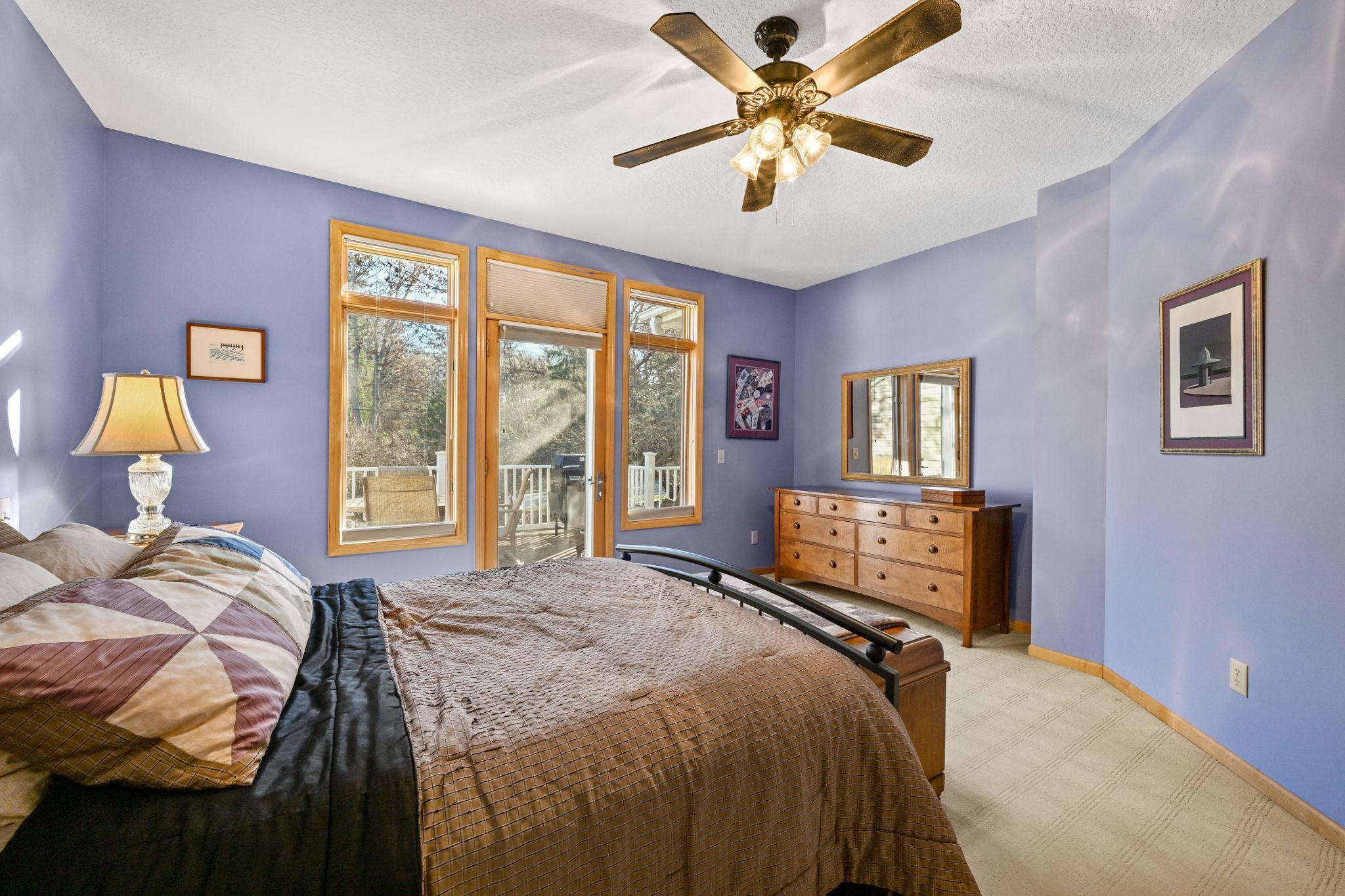 12-web-or-mls-14802 Margaret Pl 012Full.jpg